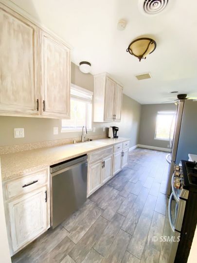 1116 West Coronado Avenue Ridgecrest, CA 93555 - Photo 5 of 20 Gallery Image 5