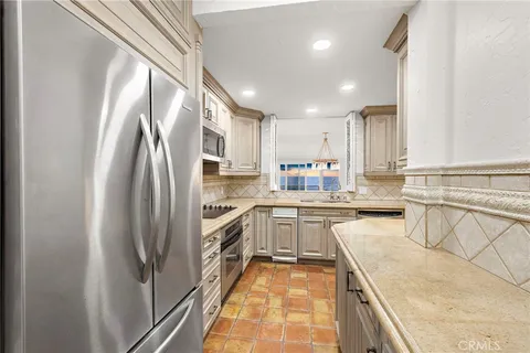 $5,100,000 | 647 Sleepy Hollow Lane, Laguna Beach, CA 92651