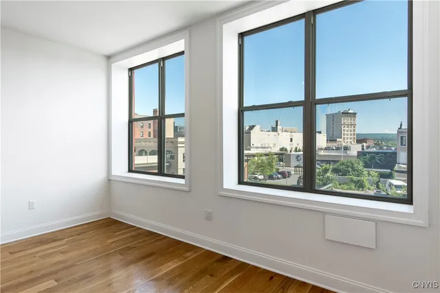$2,000 | 221 Elizabeth Street, Unit 2, Utica, NY 13501