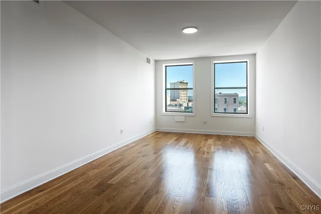 $2,000 | 221 Elizabeth Street, Unit 2, Utica, NY 13501