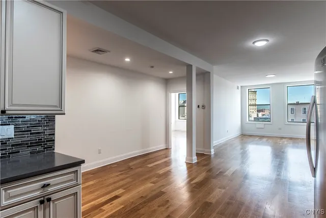 $2,000 | 221 Elizabeth Street, Unit 2, Utica, NY 13501
