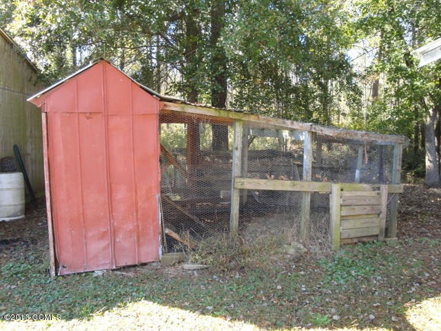 911 Parkertown Road Hubert, NC 28539 - Photo 16 of 24 Chicken Coop