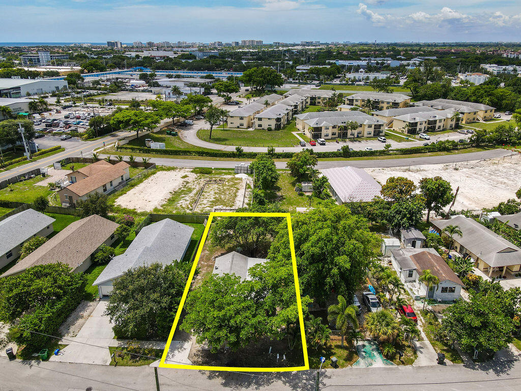 424 Southridge Road Delray Beach, FL 33444 - Photo 17 of 39 424SouthridgeRoadAerial(6)a