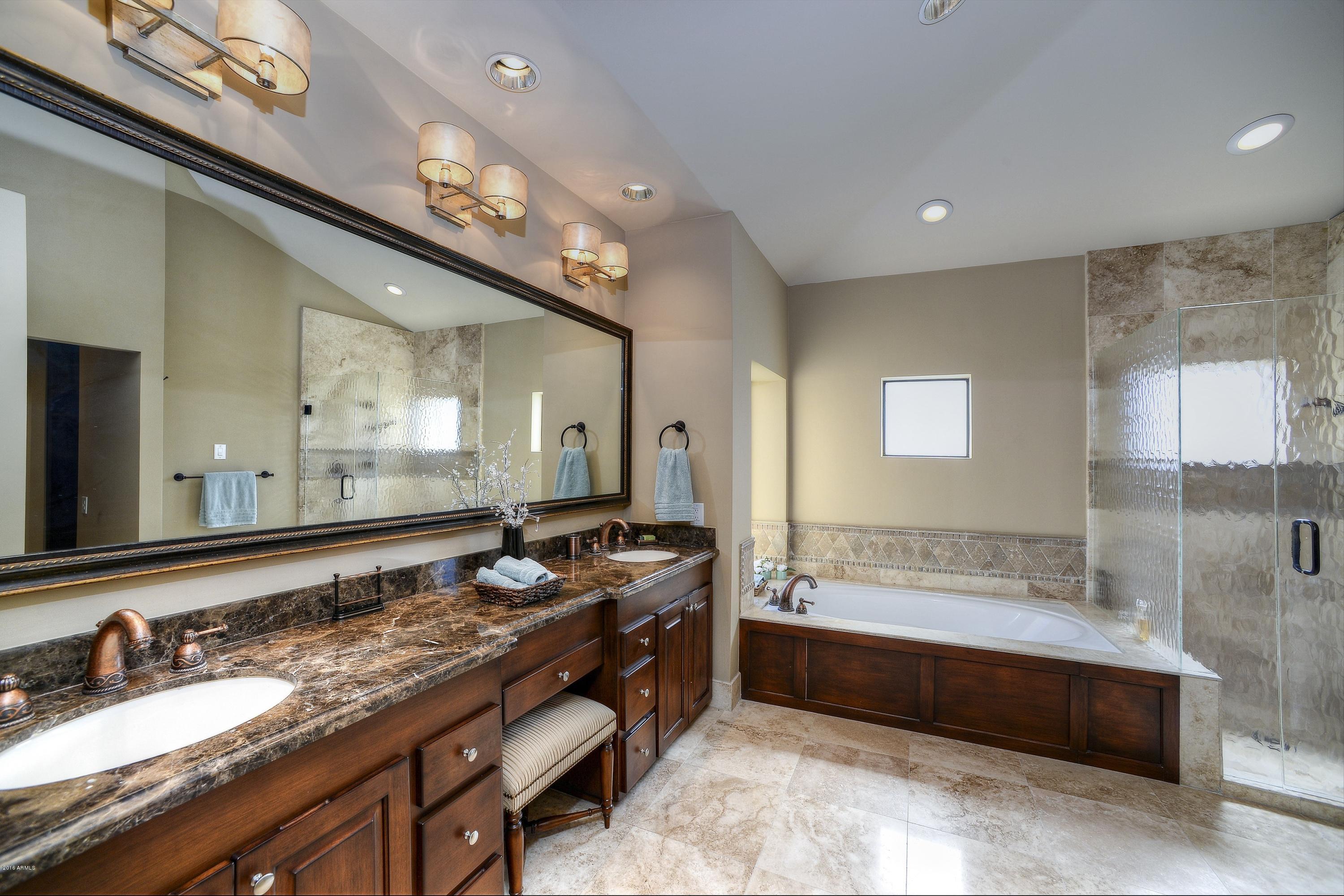 7740 East Gainey Ranch Road, Unit 58 Scottsdale, AZ 85258 - Photo 5 of 27 018_Master Bathroom