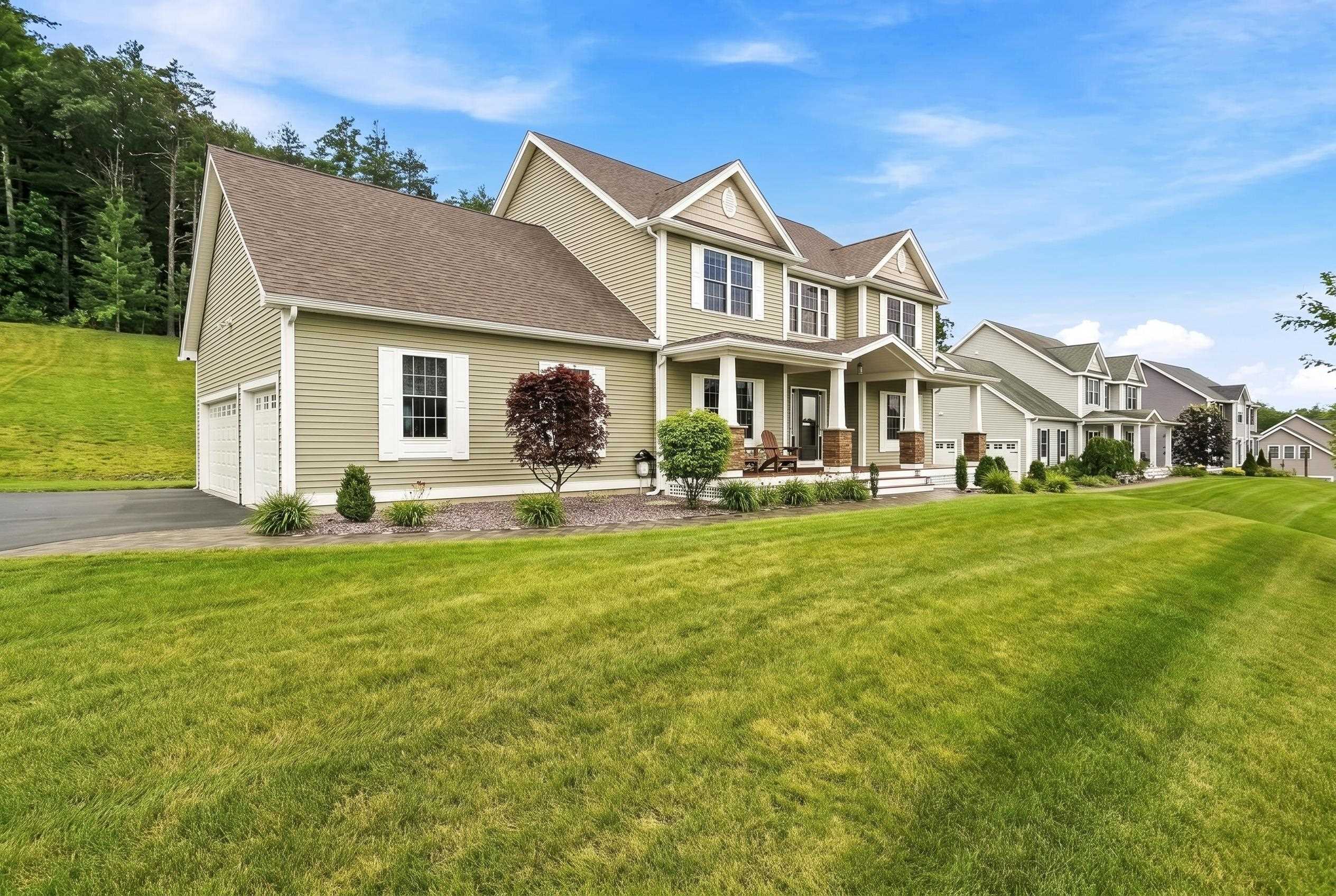 19 Beechwood Road Salem, NH 03079 - Photo 3 of 60 Gallery Image 3