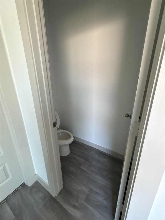 31 Desert Spring Lane Manvel, TX 77578 - Photo 8 of 10 a bathroom with a sink and toilet