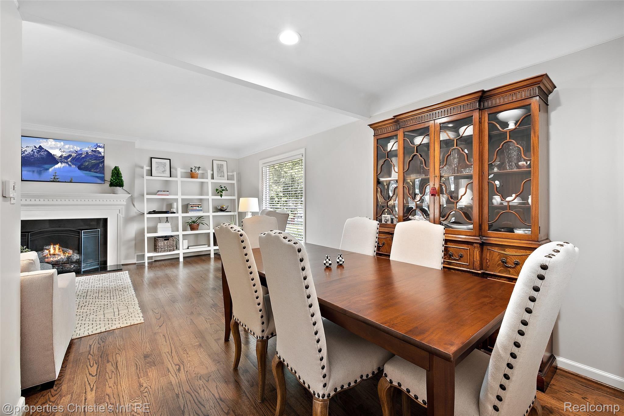 938 Roslyn Road Grosse Pointe, MI 48236 - Photo 19 of 44 938 Roslyn Road-21.jpg