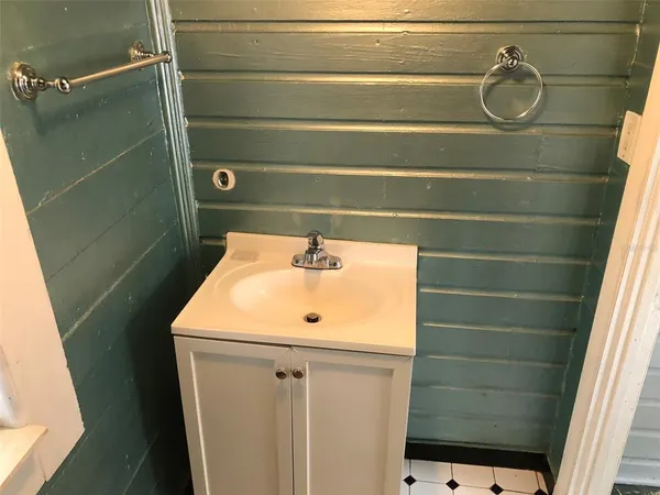 $1,950 | 310 West Genesee Street, Tampa, FL 33603