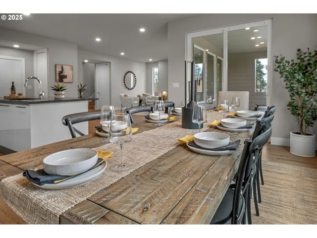 $829,990 | 24458 Southwest Robin Hood Place, Sherwood, OR 97140