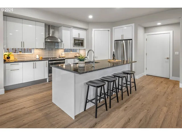 $829,990 | 24458 Southwest Robin Hood Place, Sherwood, OR 97140