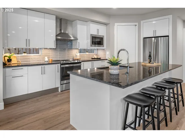 $829,990 | 24458 Southwest Robin Hood Place, Sherwood, OR 97140