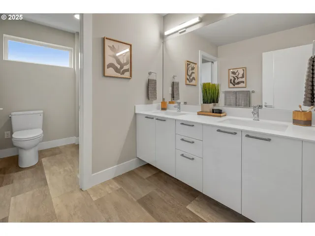 $829,990 | 24458 Southwest Robin Hood Place, Sherwood, OR 97140