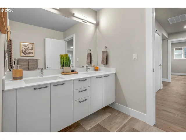 $829,990 | 24458 Southwest Robin Hood Place, Sherwood, OR 97140