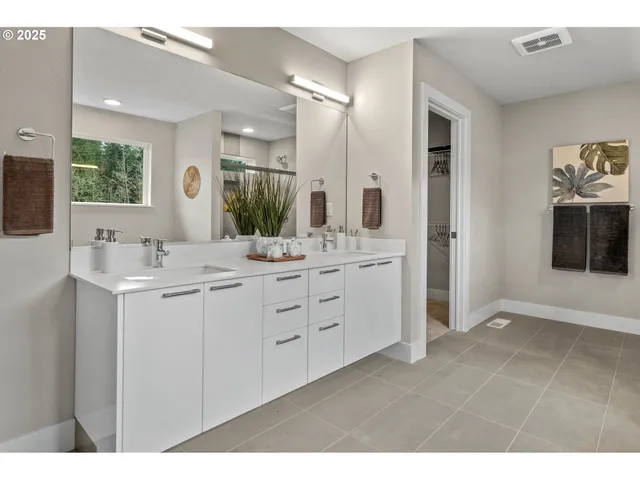 $829,990 | 24458 Southwest Robin Hood Place, Sherwood, OR 97140