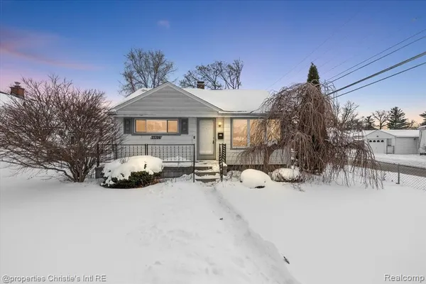 $170,000 | 23704 Hazelwood Avenue, Hazel Park, MI 48030