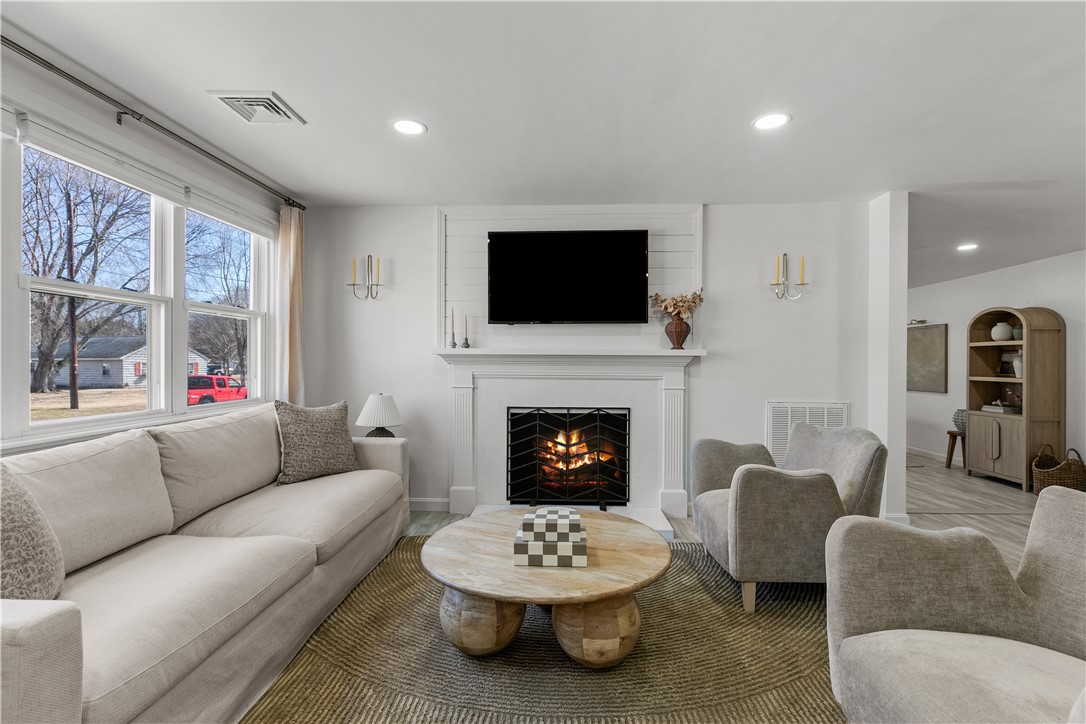 7 Congress Road Barrington, RI 02806 - Photo 21 of 44