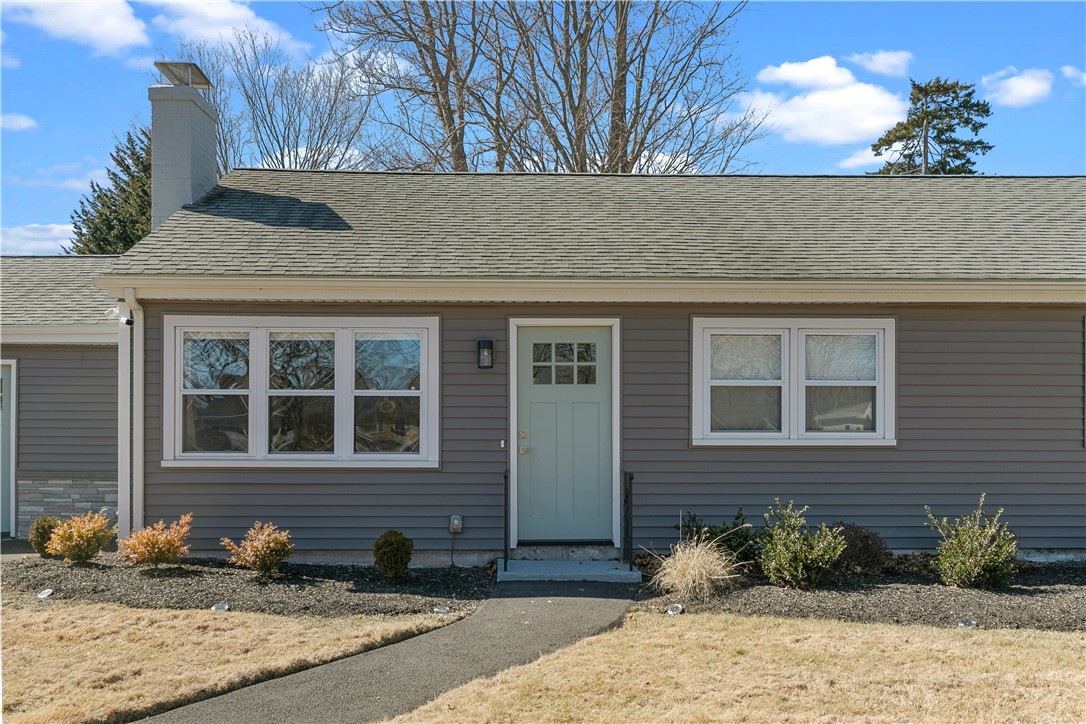 7 Congress Road Barrington, RI 02806 - Photo 4 of 44