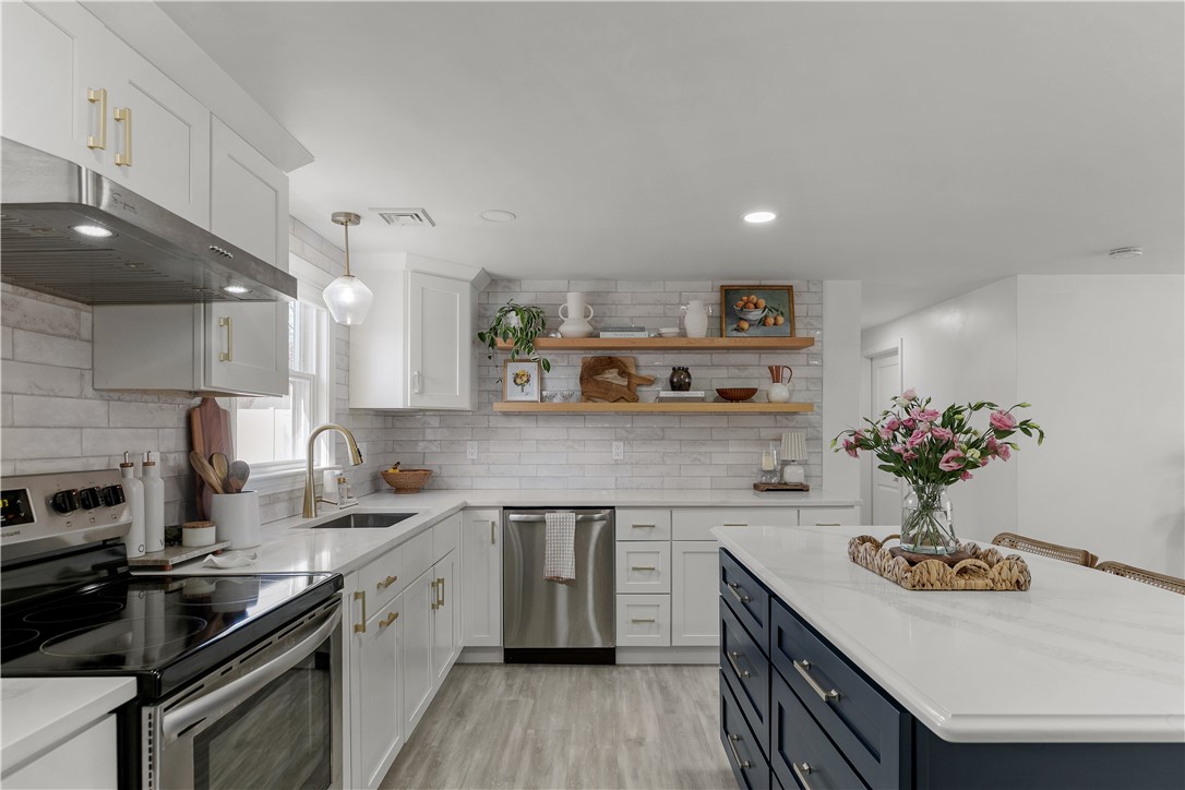 7 Congress Road Barrington, RI 02806 - Photo 9 of 44