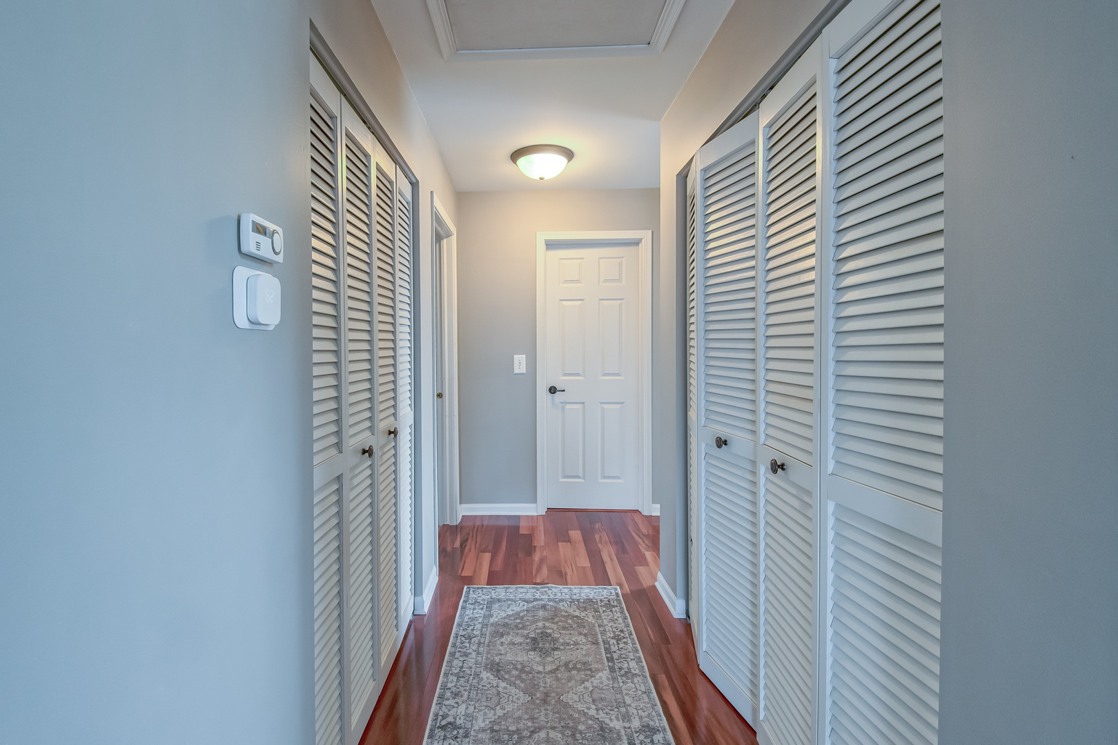 2305 Summerlin Drive Aurora, IL 60503 - Photo 11 of 22 a view of a bathroom from the hallway