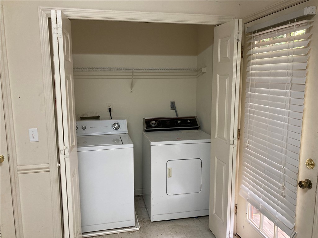 120 Daniel Drive, Unit 27 Clemson, SC 29631 - Photo 6 of 10 Laundry located in the kitchen.