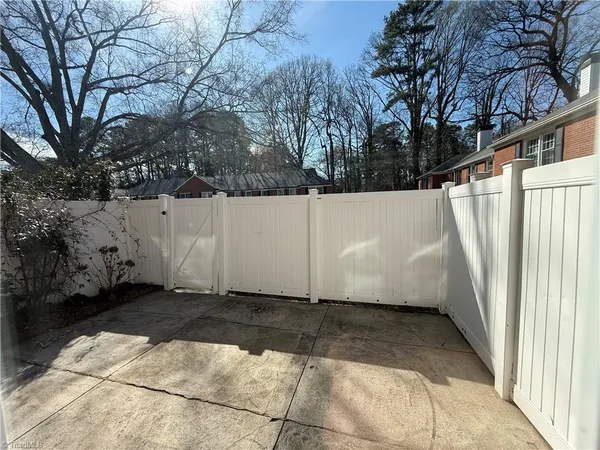 $1,750 | 318 Hanover Arms Court, Winston-Salem, NC 27104