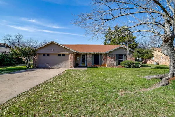 $210,000 | 1022 Princeton Place, Cleburne, TX 76033