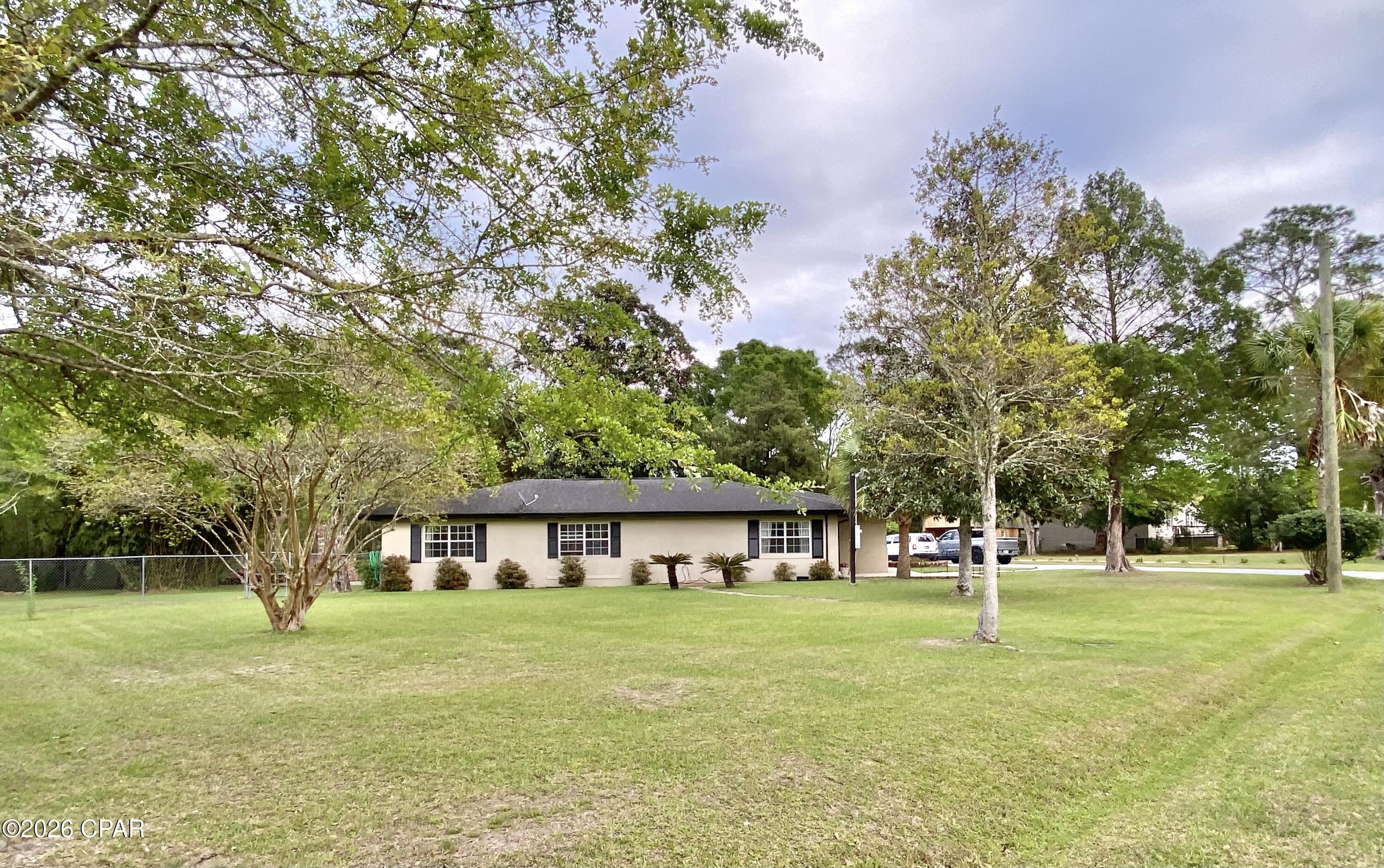 807 Maple Street Chipley, FL 32428 - Photo 3 of 42