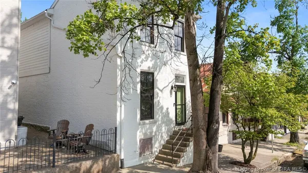 $494,500 | 422 St Michaels Avenue, Madison, IN 47250
