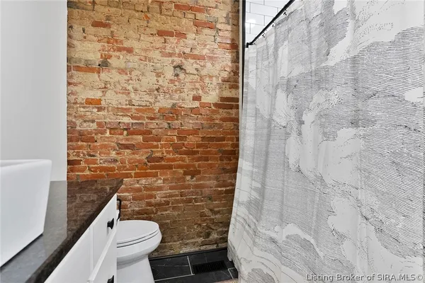 $494,500 | 422 St Michaels Avenue, Madison, IN 47250