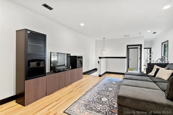 $494,500 | 422 St Michaels Avenue, Madison, IN 47250