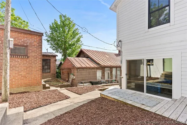 $494,500 | 422 St Michaels Avenue, Madison, IN 47250