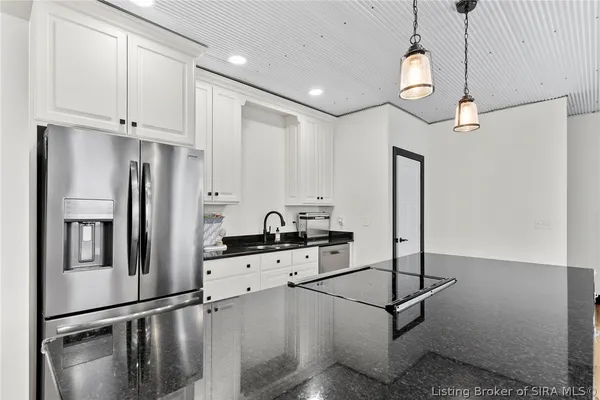$494,500 | 422 St Michaels Avenue, Madison, IN 47250