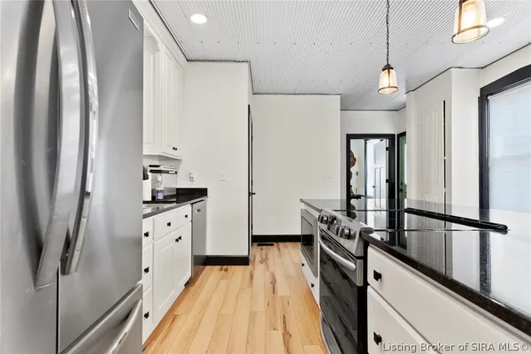 $494,500 | 422 St Michaels Avenue, Madison, IN 47250