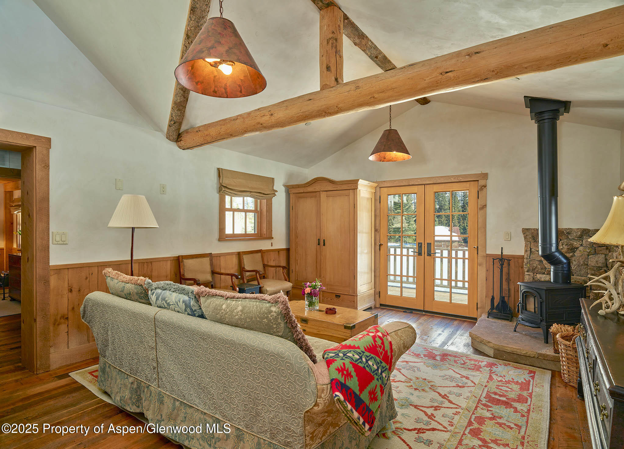 125 Rooney Circle Aspen, CO 81612 - Photo 45 of 56 Silverqueen cabin living