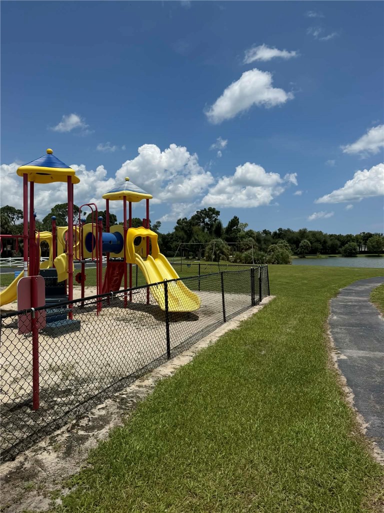 2405 6th Road Southwest Vero Beach, FL 32962 - Photo 5 of 16 Gallery Image 5