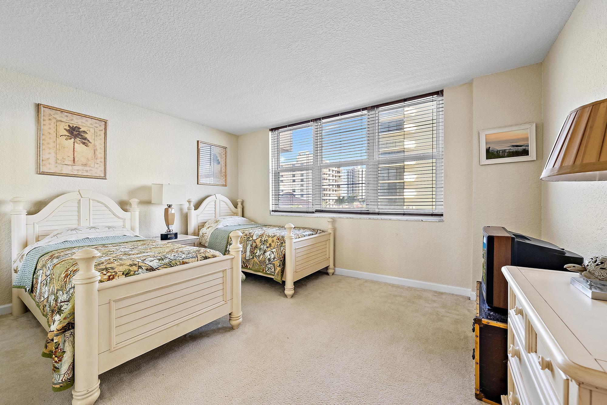 5440 North Ocean Drive, Unit 202 Singer Island, FL 33404 - Photo 17 of 44 Guest Room