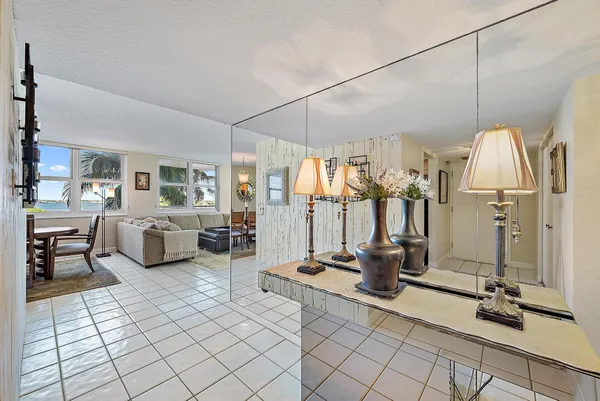 $459,000 | 5440 North Ocean Drive, Unit 202, Singer Island, FL 33404