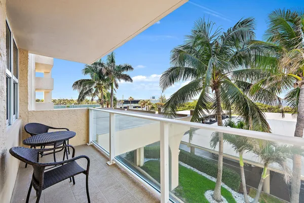 $459,000 | 5440 North Ocean Drive, Unit 202, Singer Island, FL 33404