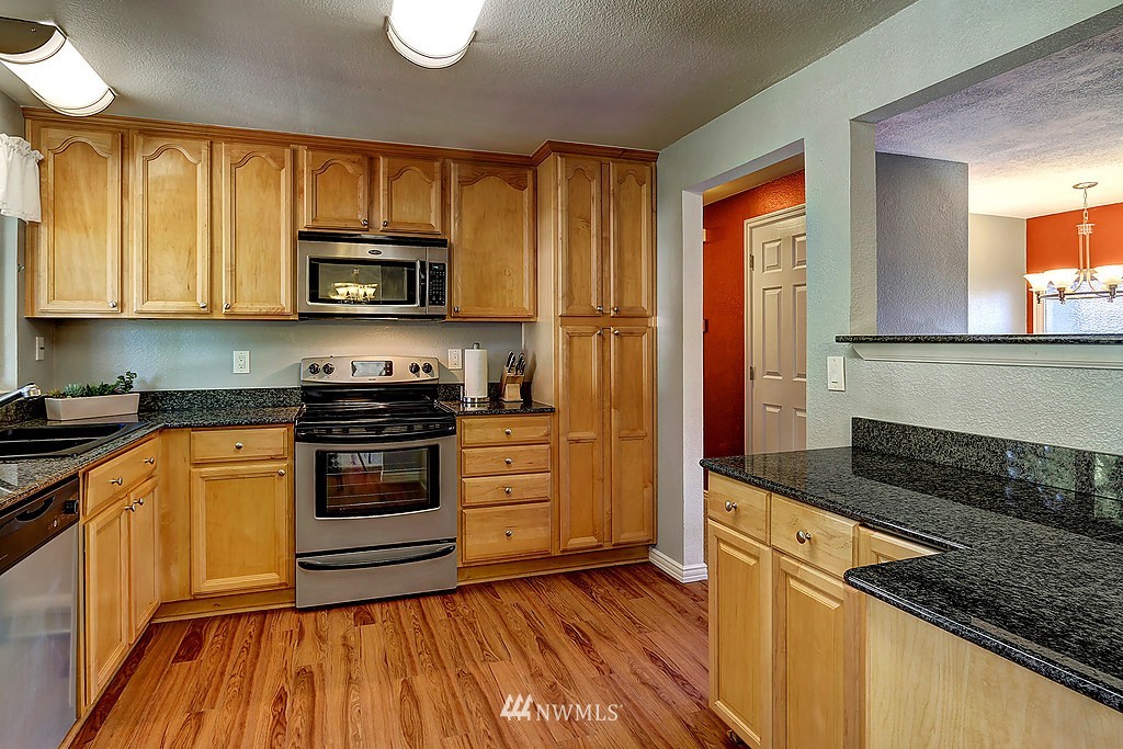 503 213th Place Southwest Bothell, WA 98021 - Photo 4 of 18
