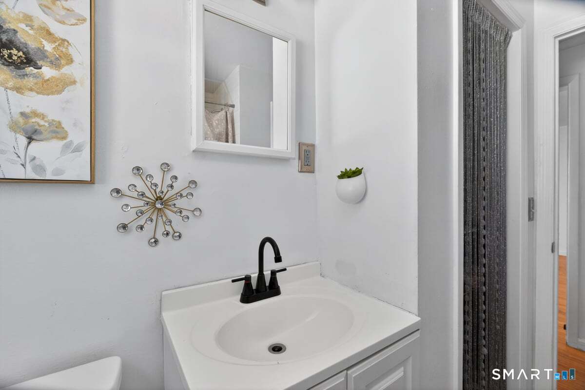 1 Leonard Road Enfield, CT 06082 - Photo 19 of 40