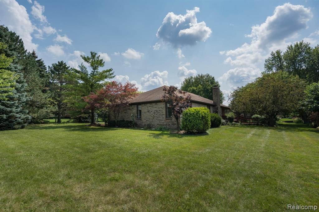 41100 Coventry Road Novi, MI 48375 - Photo 40 of 48