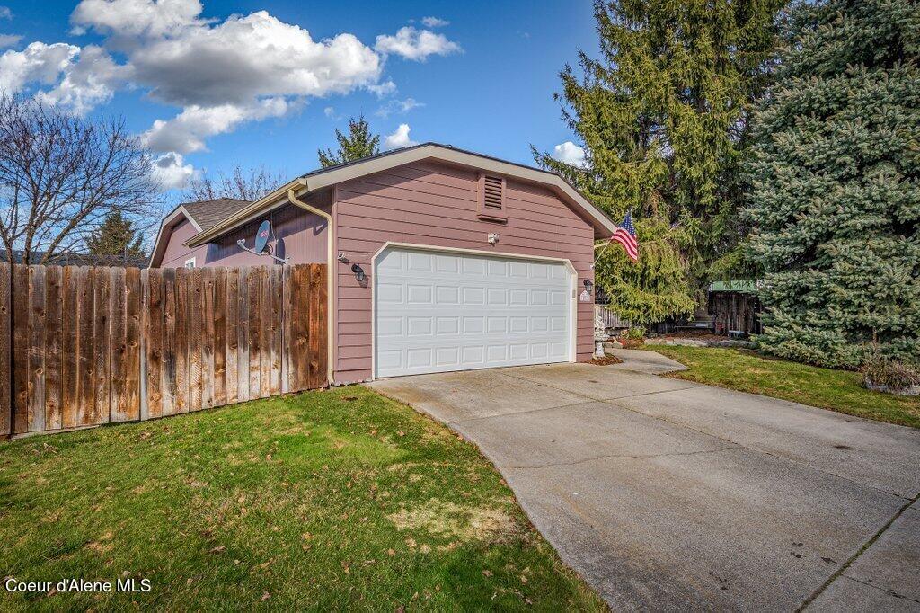 1019 North Nellie Court Post Falls, ID 83854 - Photo 2 of 27 --2.jpg-SMALL