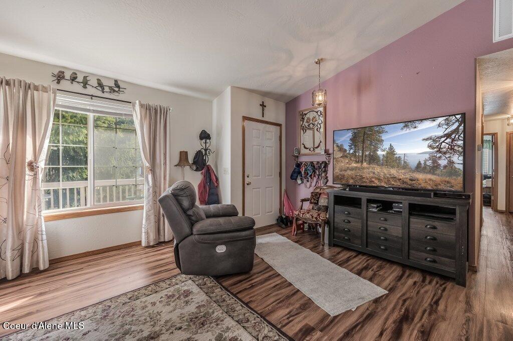 1019 North Nellie Court Post Falls, ID 83854 - Photo 5 of 27 --5.jpg-SMALL