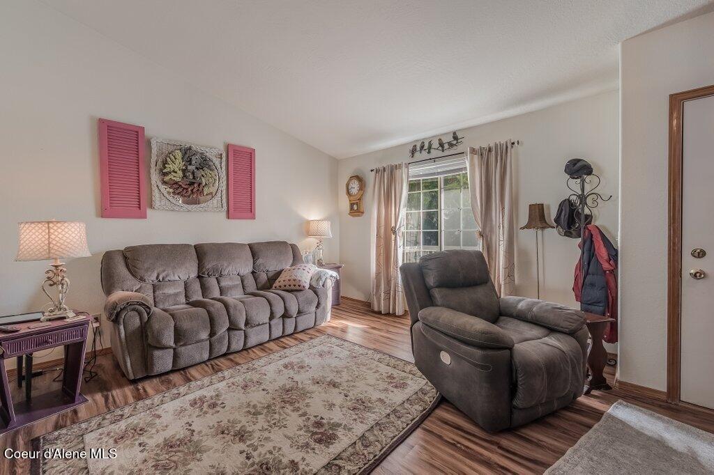 1019 North Nellie Court Post Falls, ID 83854 - Photo 6 of 27 --6.jpg-SMALL