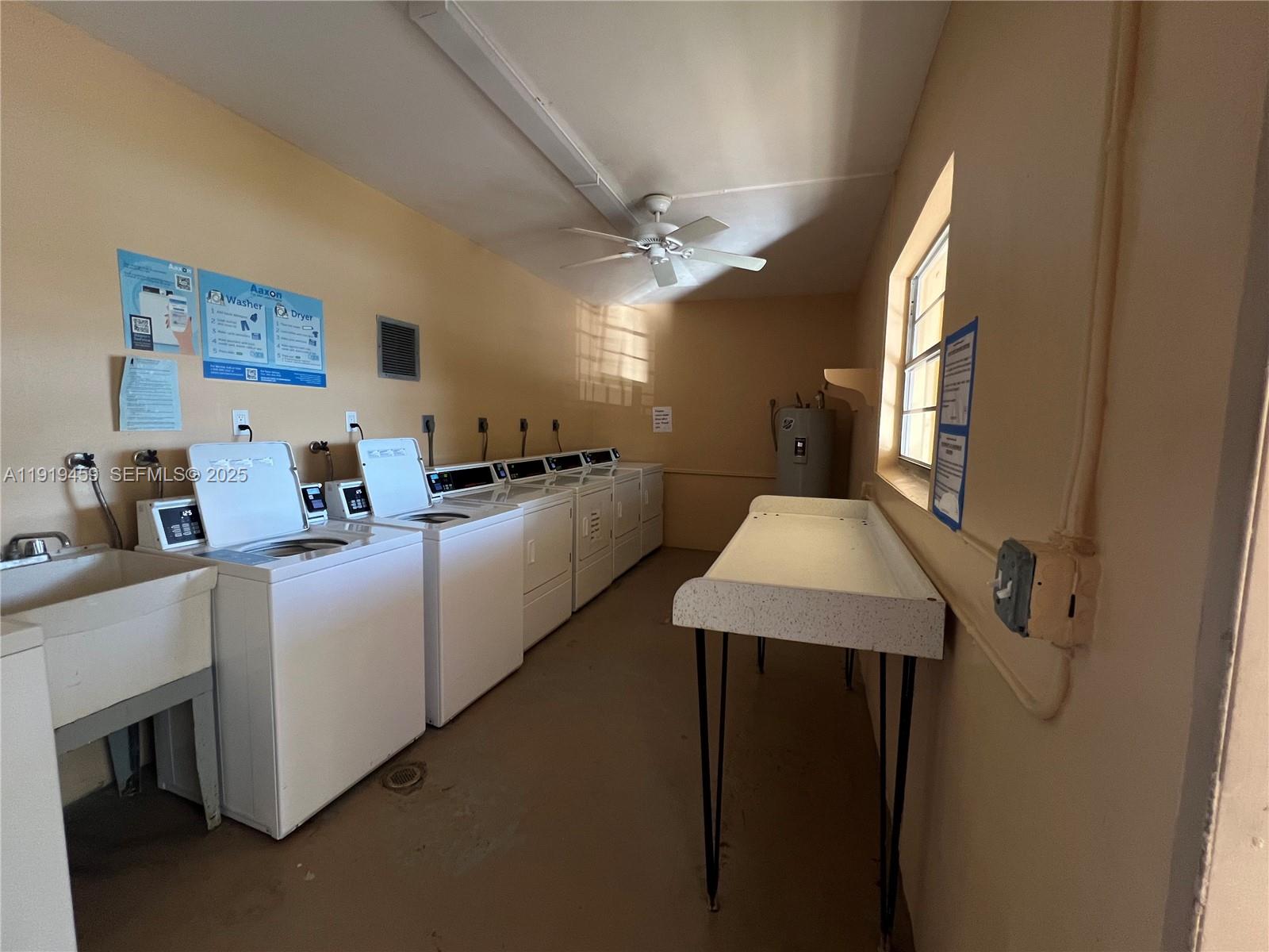 301 Cambridge Road, Unit 211 Hollywood, FL 33024 - Photo 13 of 33