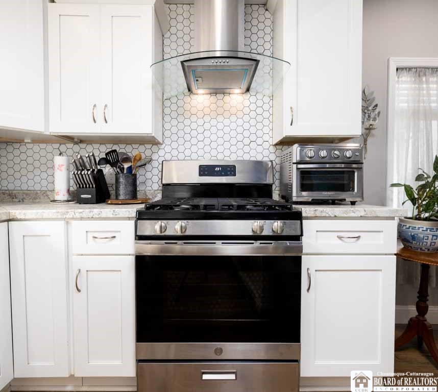 15 Robinson Street Hanover, NY 14136 - Photo 11 of 29 Gas oven/range