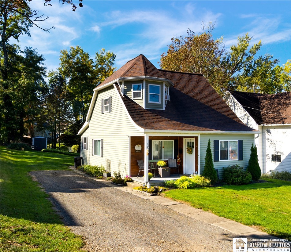 15 Robinson Street Hanover, NY 14136 - Photo 2 of 29 Driveway view