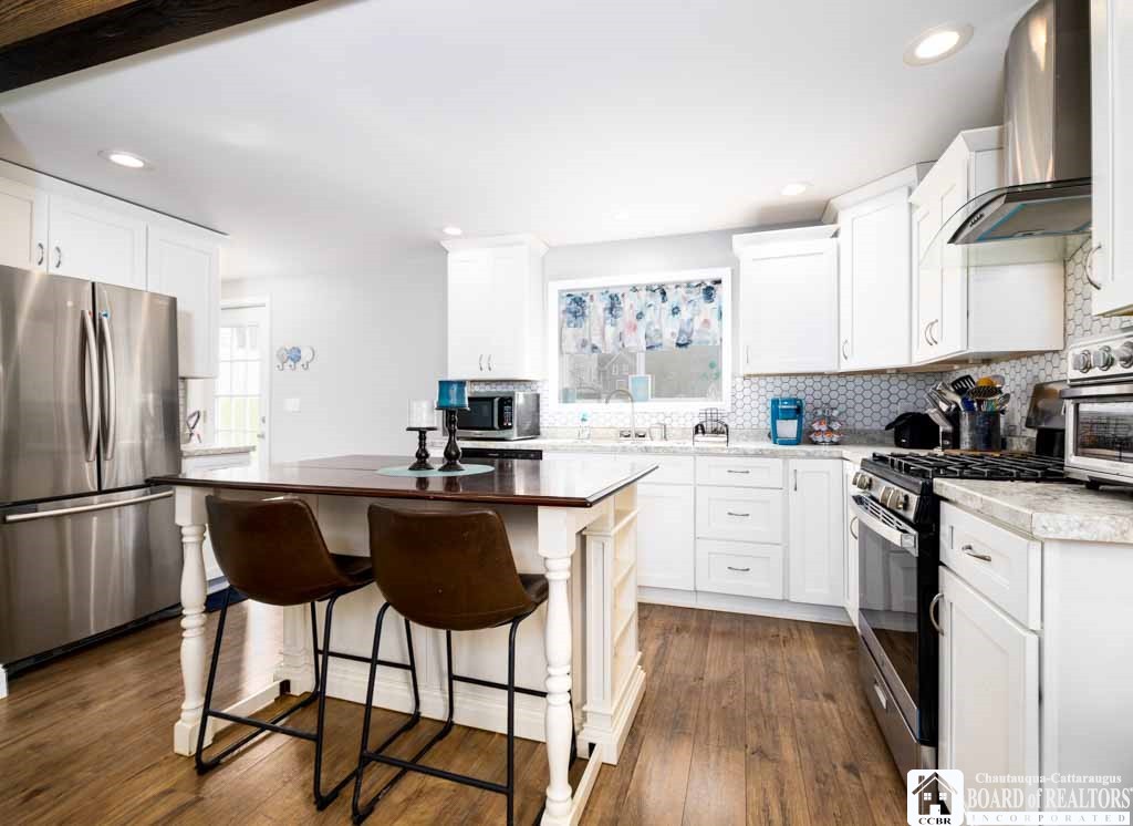 15 Robinson Street Hanover, NY 14136 - Photo 24 of 29 Kitchen w/island