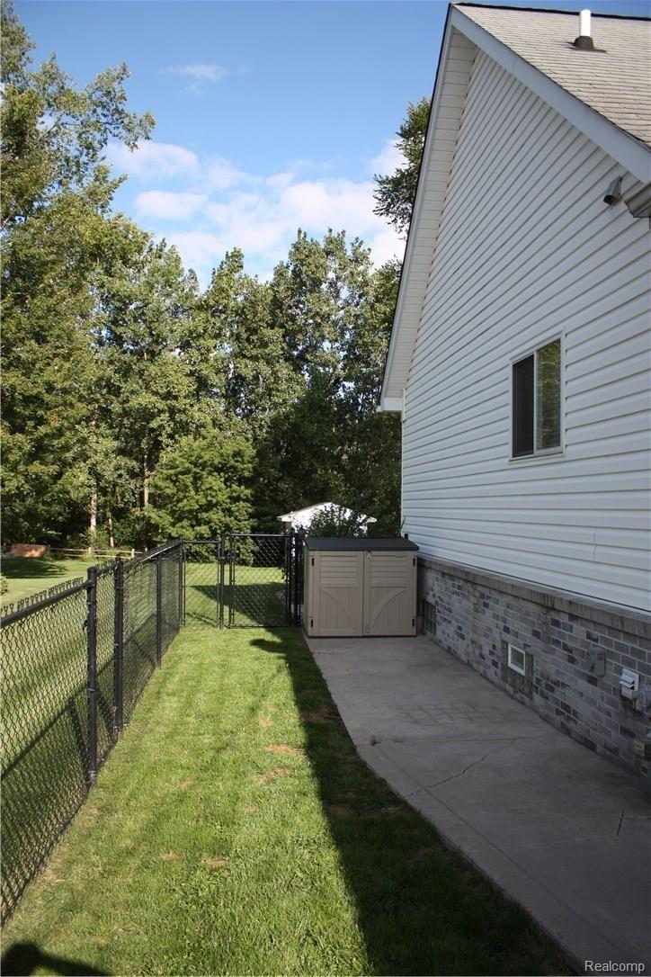 51550 Sass Road New Baltimore, MI 48047 - Photo 3 of 23 Fenced private dog run