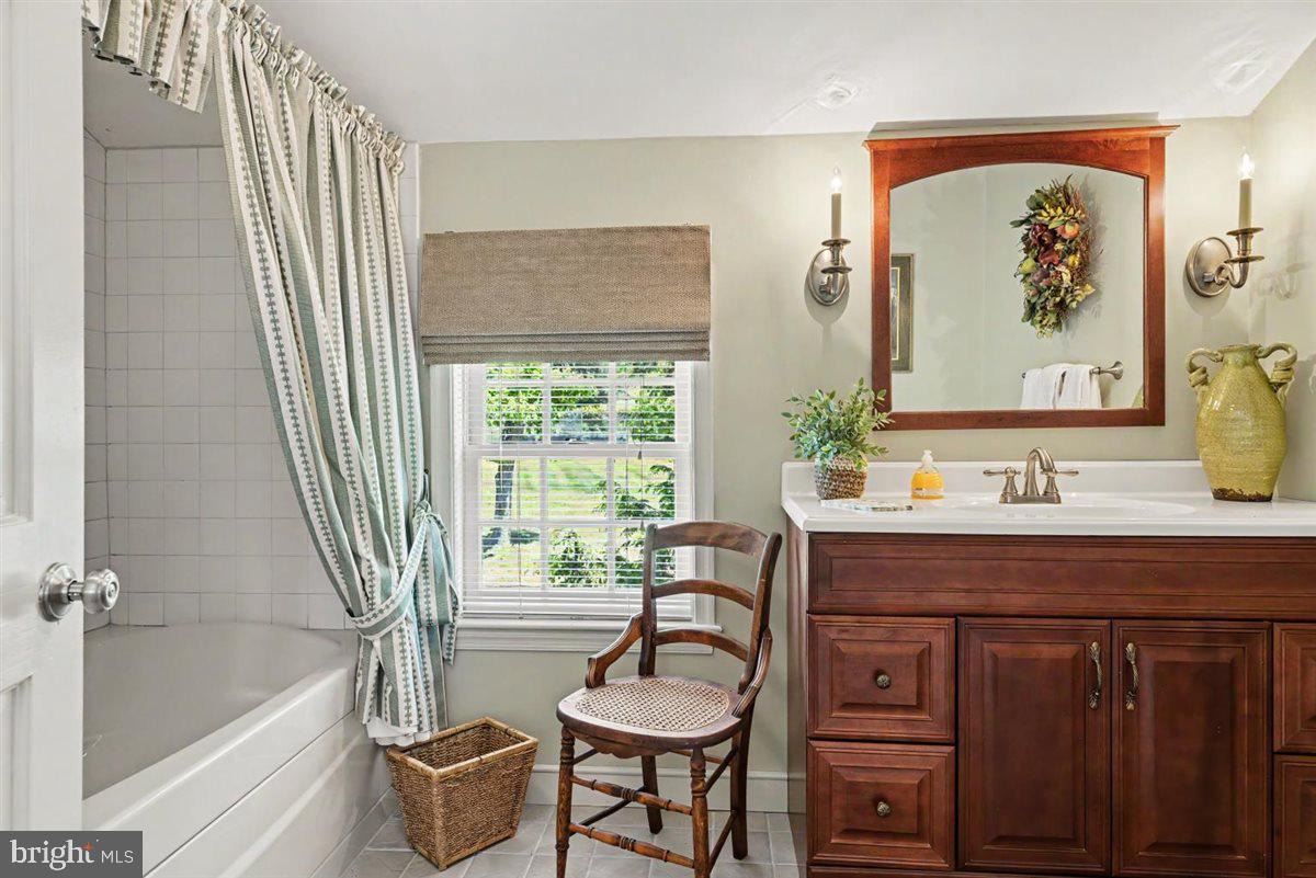 144 Creek Road Chalfont, PA 18914 - Photo 47 of 48 Full bathroom above 3 car garage